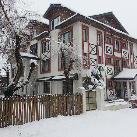Royal Star Inn Srinagar  Exterior photo