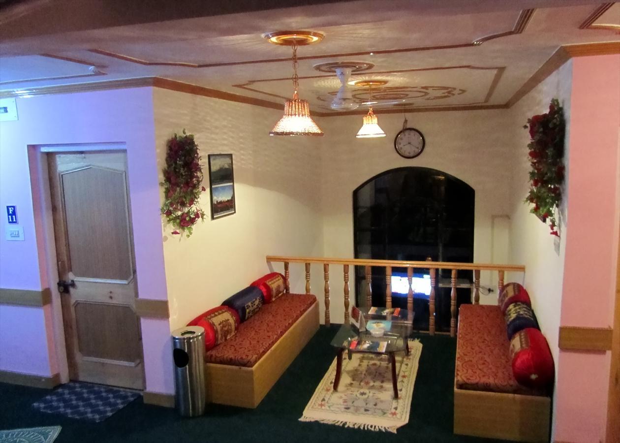 Royal Star Inn Srinagar  Exterior photo