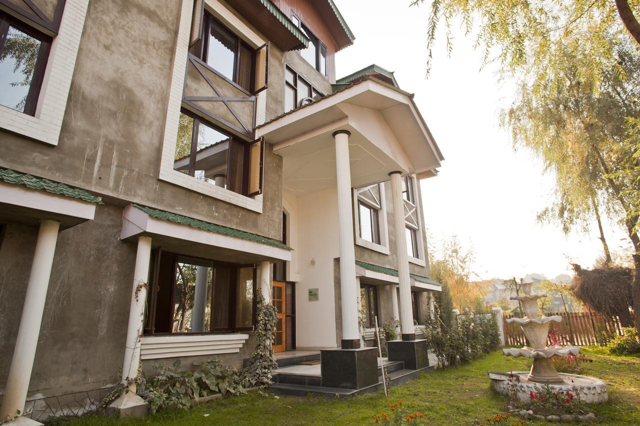 Royal Star Inn Srinagar  Exterior photo